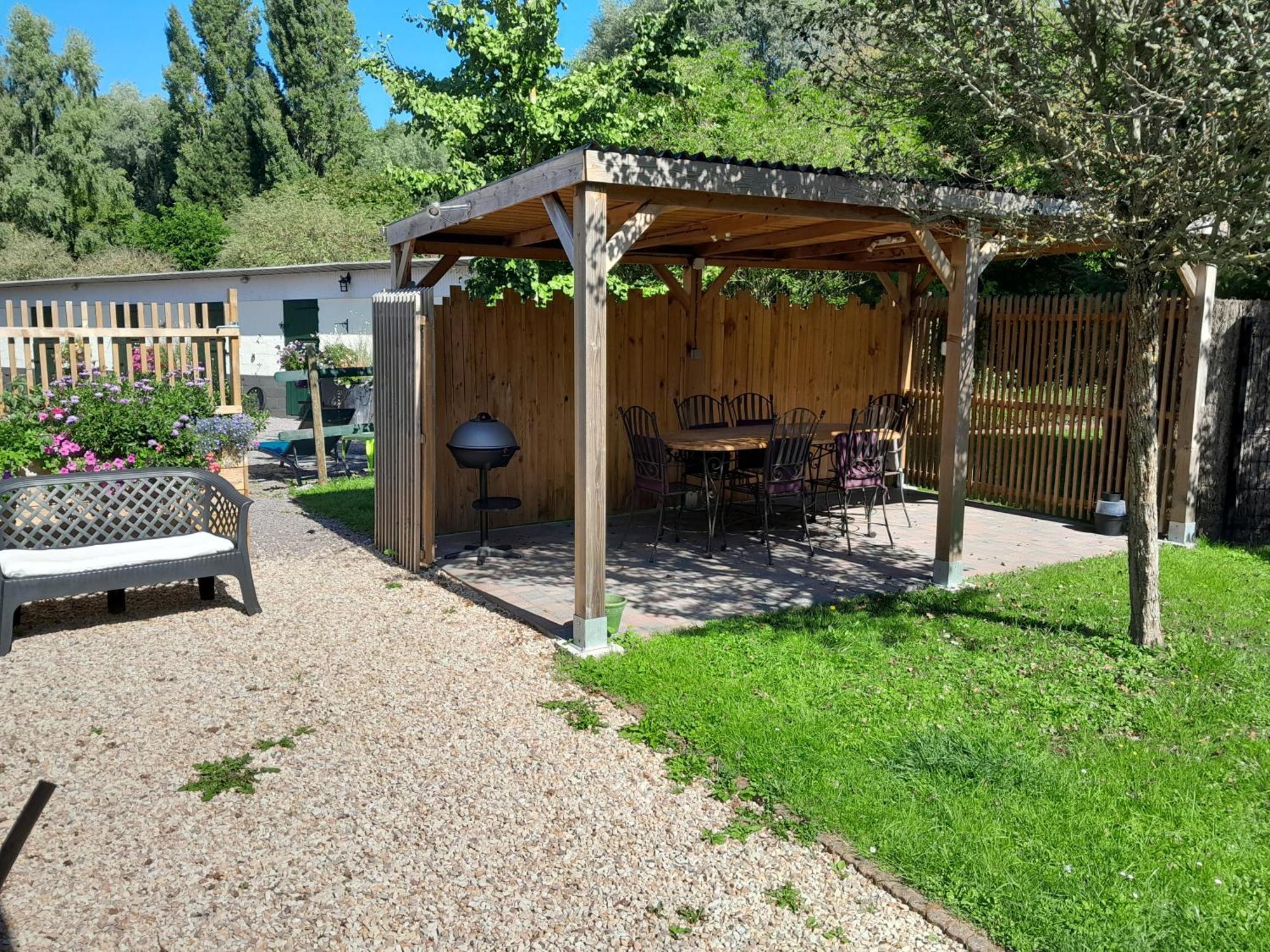 Le Paddock Du Val De Lys Hotel Blessy Eksteriør billede