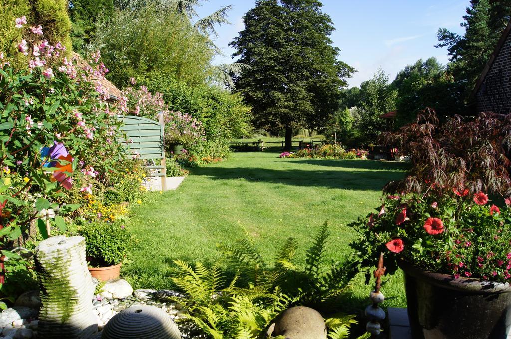 Le Paddock Du Val De Lys Hotel Blessy Eksteriør billede